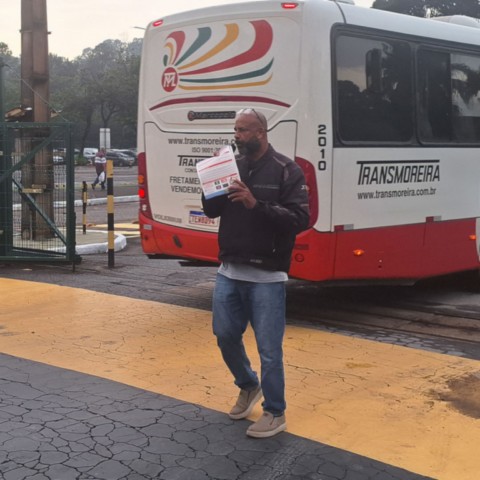 Uma equipe liderada pelo Secretário Geral do SITRAMONTI-MG, Vilmar de Souza e Silva se deslocou para a Refinaria Gabriel Passos Petrobras, em Betim, nesta quarta-feira, 18 de março de 2026, para entregar à categoria um informativo com material de alerta de como a categoria está sendo prejudicada.